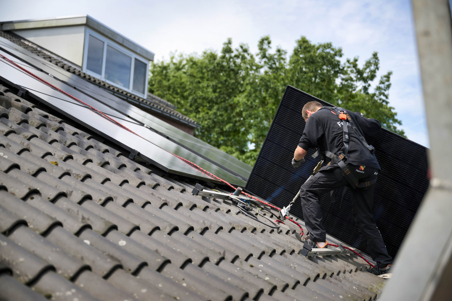 Zonnepanelen installatie schuindak 4